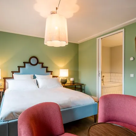 Twenty Eight Hotel 4*