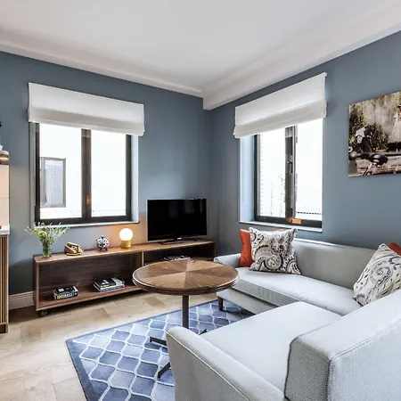 The July - Twenty Eight Amesterdão