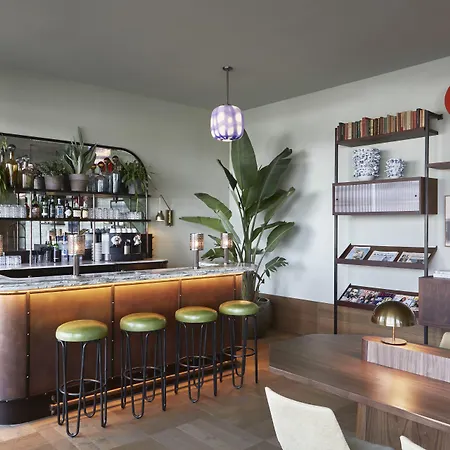 The July - Twenty Eight Amesterdão