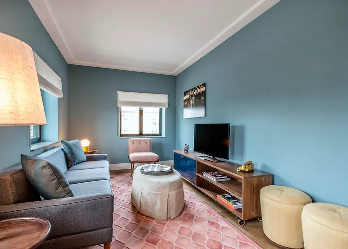 Отель The July - Twenty Eight 4*