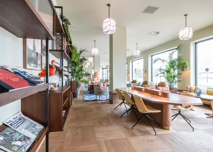 The July - Twenty Eight Отель