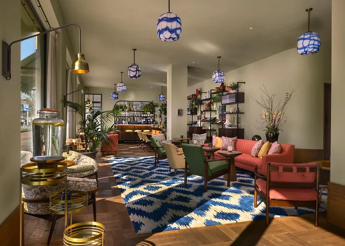 The July - Twenty Eight Отель