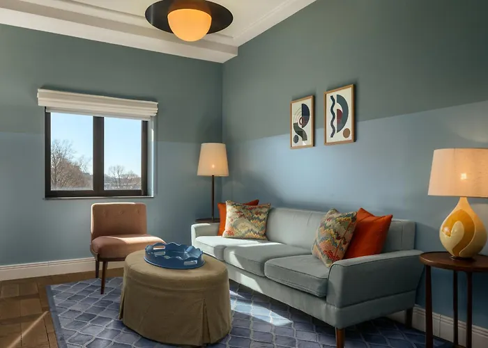 Отель The July - Twenty Eight