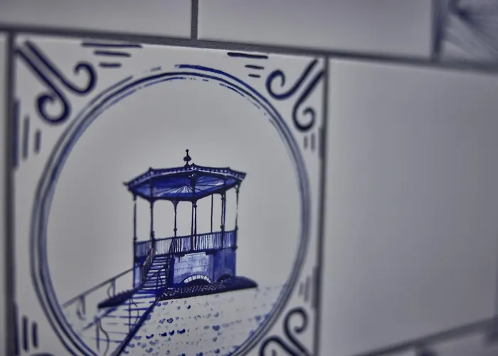 Отель The July - Twenty Eight 4*