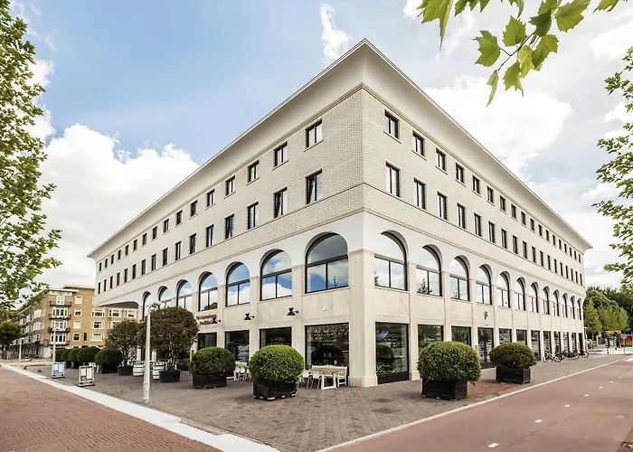 Отель The July - Twenty Eight