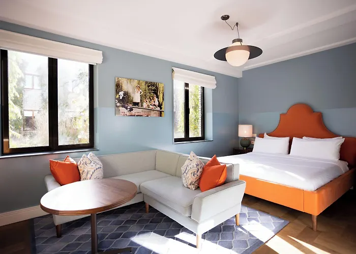 The July - Twenty Eight アムステルダム